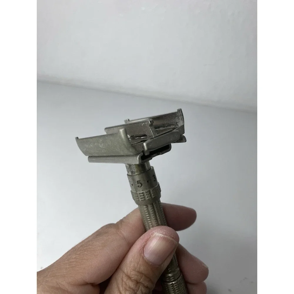 Vintage 1962 Gillette Slim Adjustable Safety Razor H2 TTO Double Edge USA